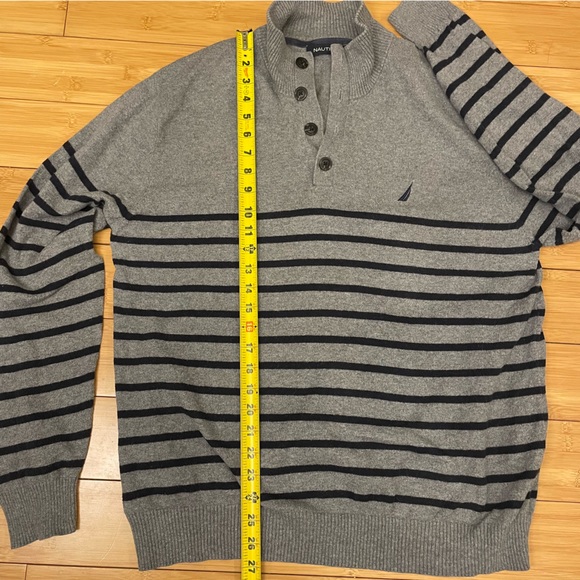 Nautica classic gray and blue striped sweater. Size XL, 92% cotton, 8% cashmere. - Picture 6 of 7